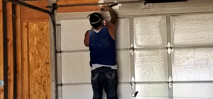 Specialized Garage Door Panel Solutions in Sainte-Catherine-de-la-Jacques-Cartier, QC