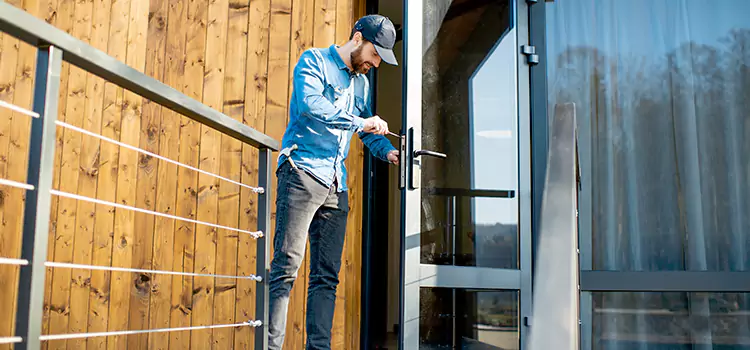 Patio Screen Door Installation Sainte-Catherine-de-la-Jacques-Cartier